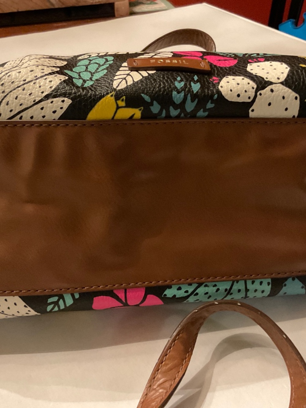 Fossil Fiona Dark Floral satchel/crossbody - Picture 3 of 5